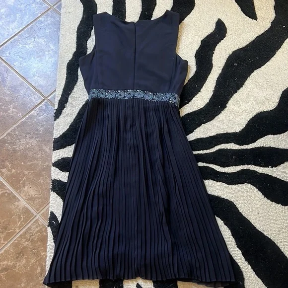 Tory Burch Silk Beaded Sequin Luxe Pleated Cocktail Dress in Navy Size 4 - Picture 10 of 16